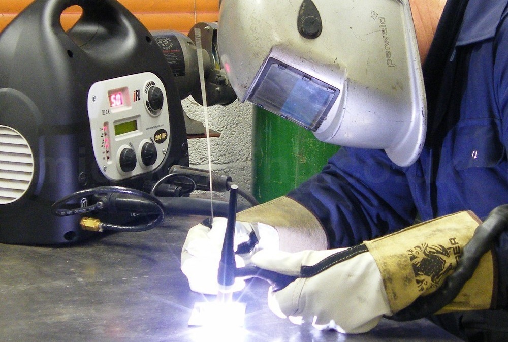 There are advantages of inverter welding units over
