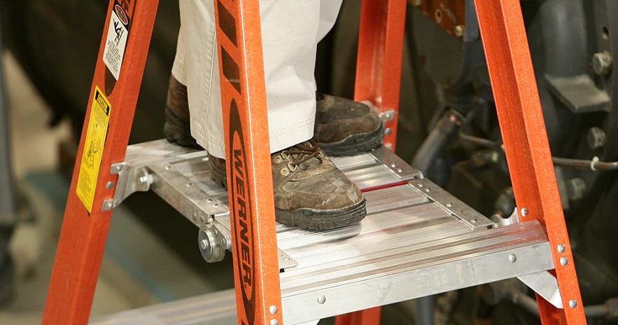 Industrial ladders and work platform helps you to