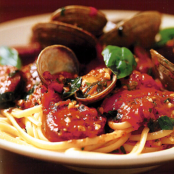 https://www.sonomafarm.com/product/clams-with-vodka-red-wine-italian-sausage-red-sauce-with-organic-extra-virgin-olive-oil-recipe/