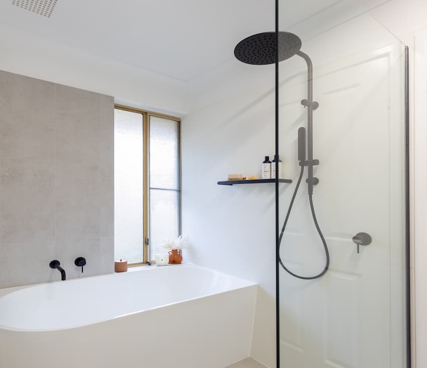 This is the most popular high-quality shower screen