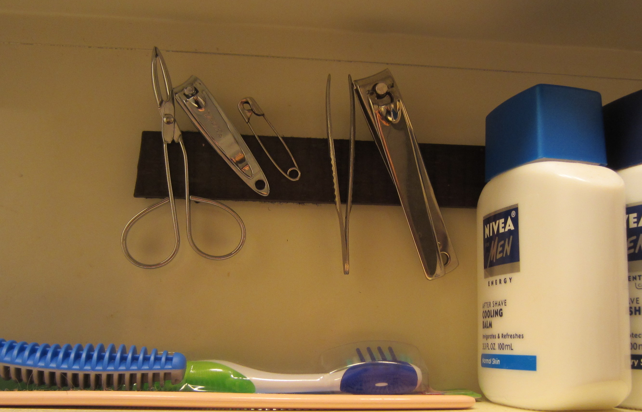 Use A Magnetic Strip In Your Medicine Cabinet