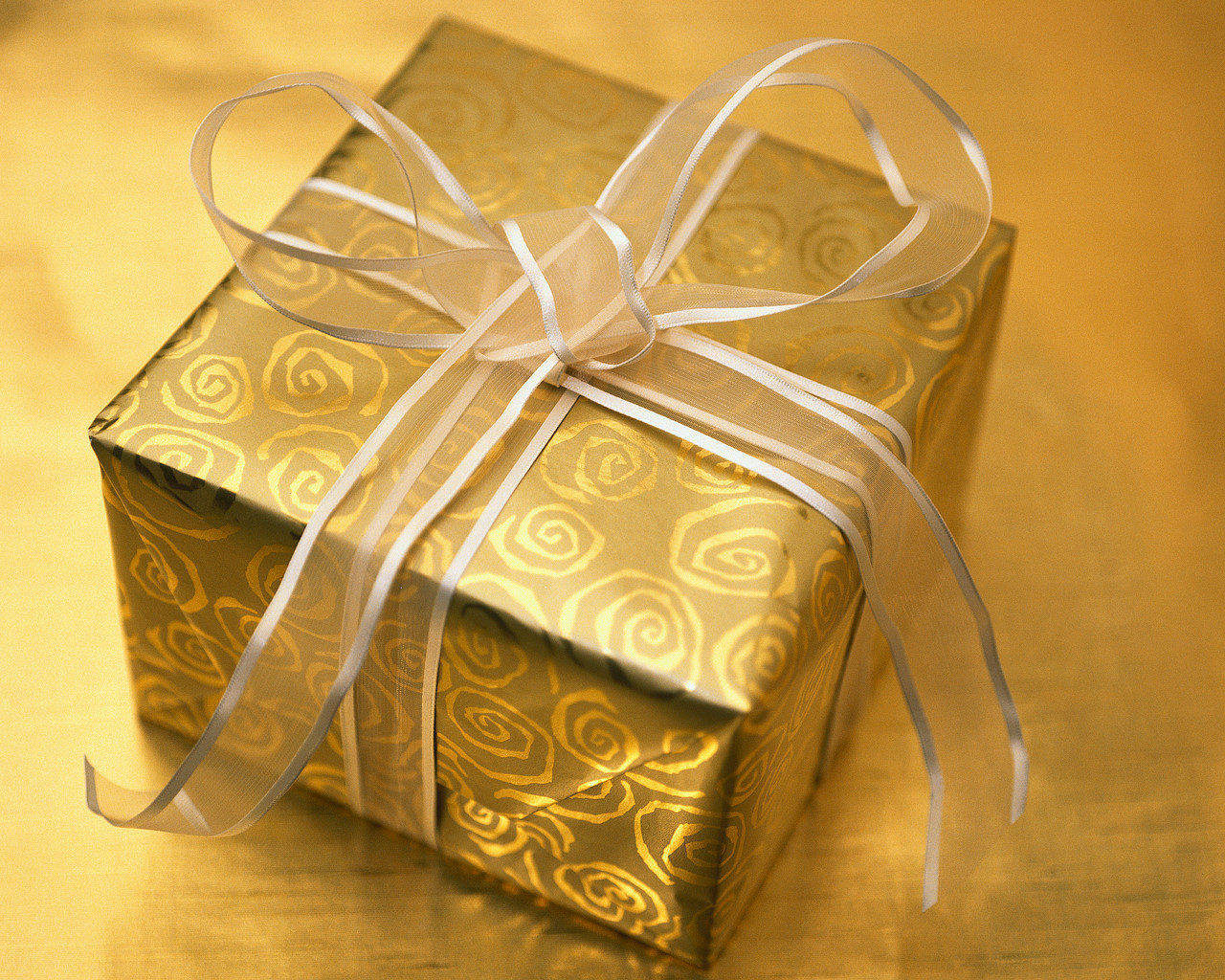 Tips on finding the perfect gifts for everyone